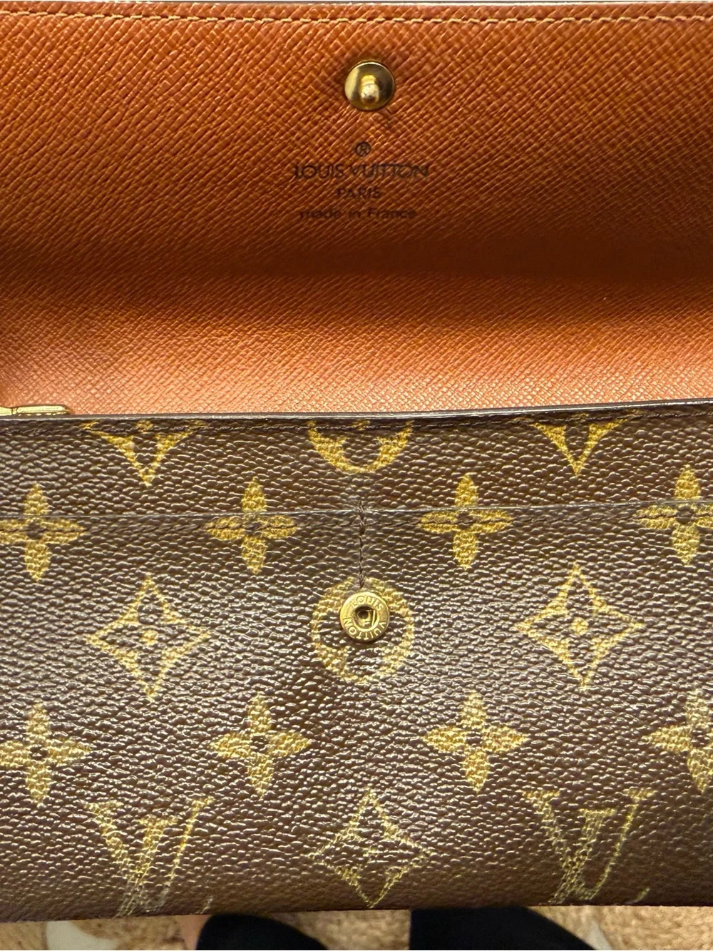 Louis Vuitton Monogram Wallet (needs updated snap)